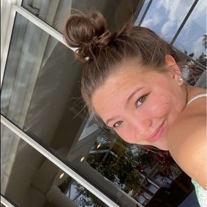 Meet your Posher, Yana